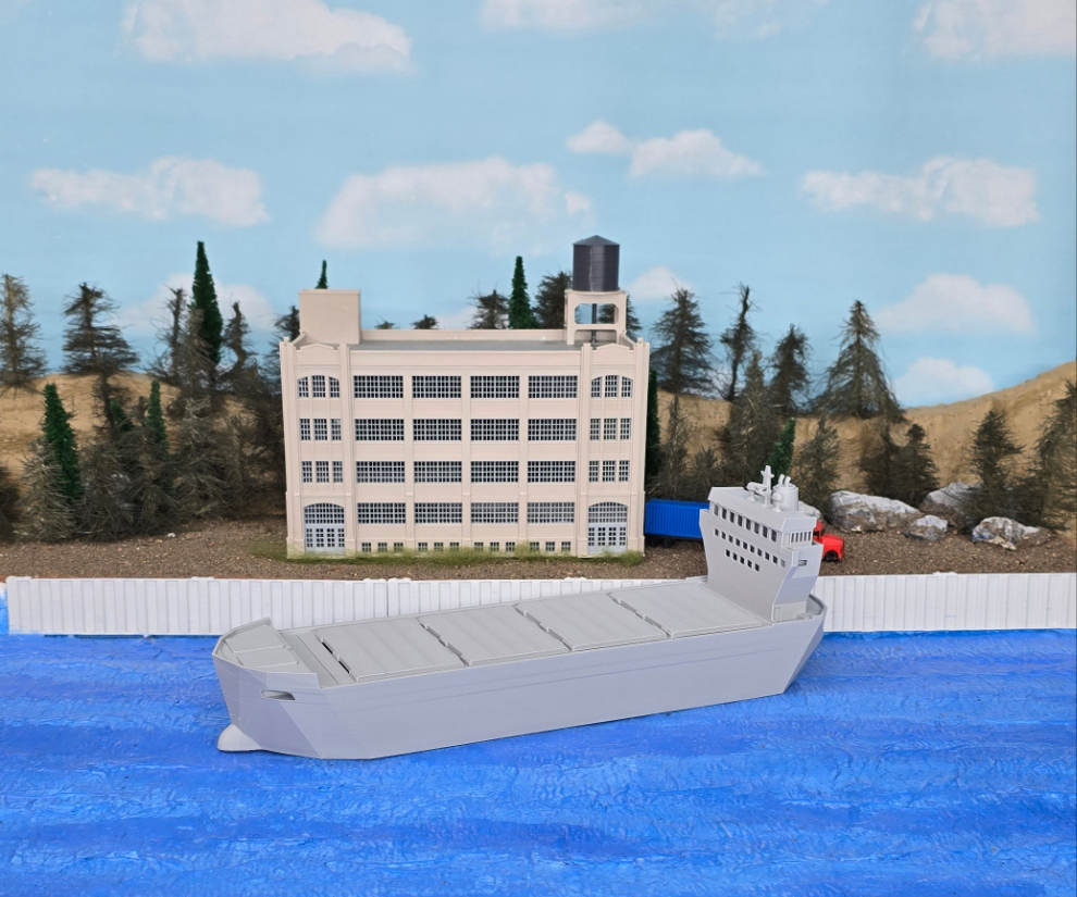 N Scale Bulk Ore / Grain Carrier Ship