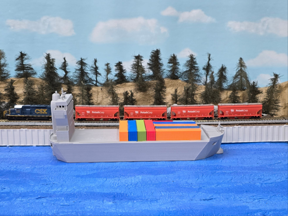 N scale cargo container ship "Rinzler"