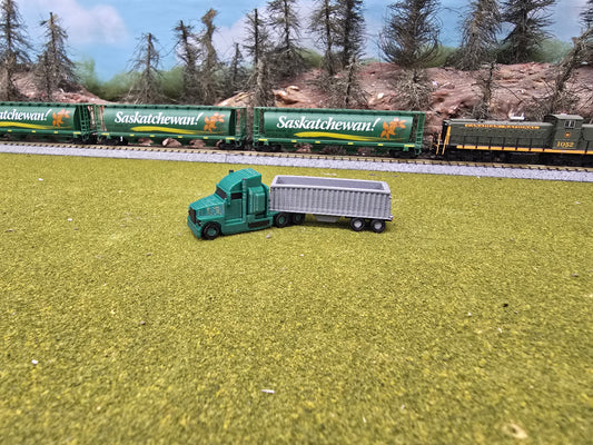 Z Scale grain farm truck short version