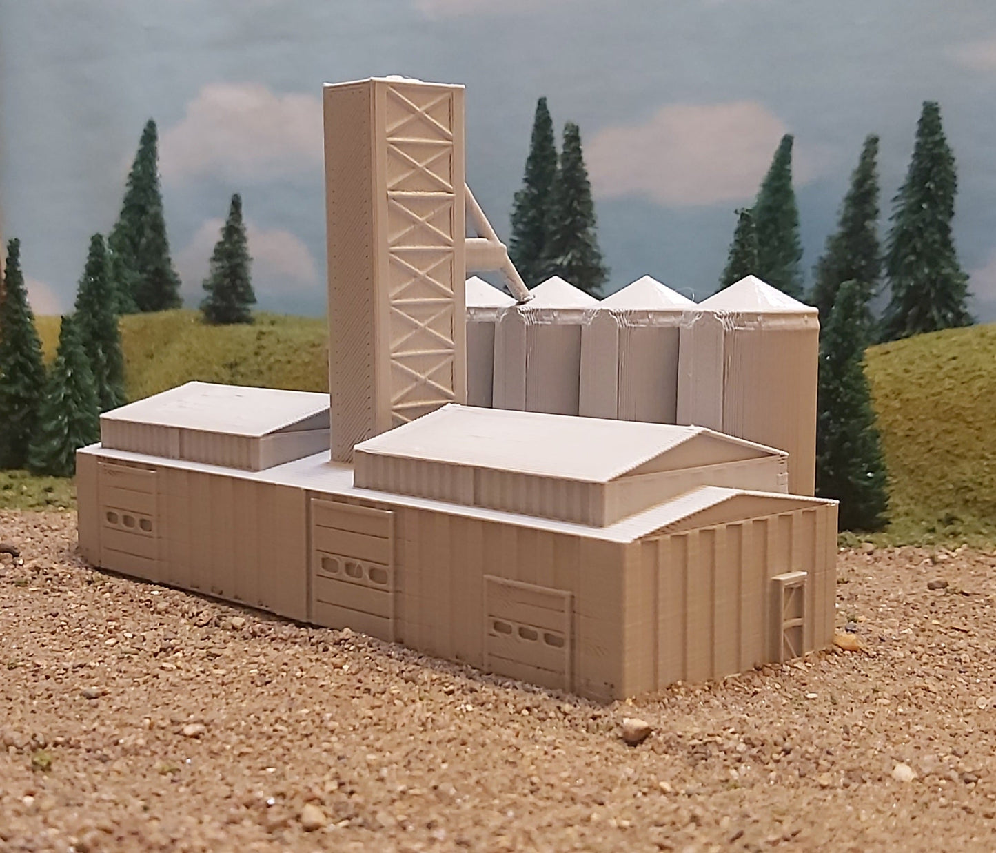 N Scale Seed/Grain/Feed Manufacturing Plant Model - Silos, Chimney, and More