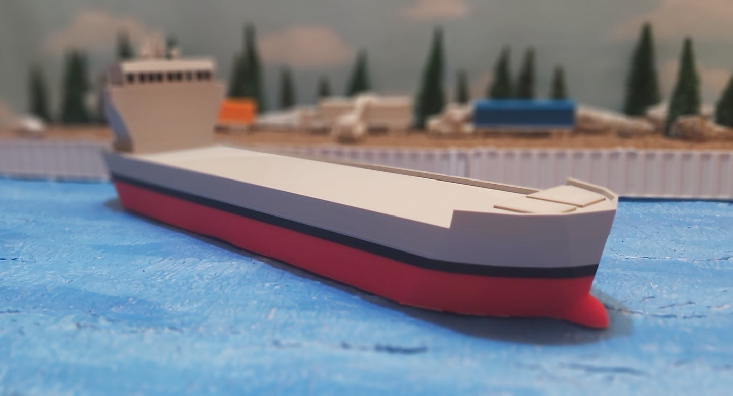 N Scale Bulk Carrier - Maritime Majesty for Your Layout