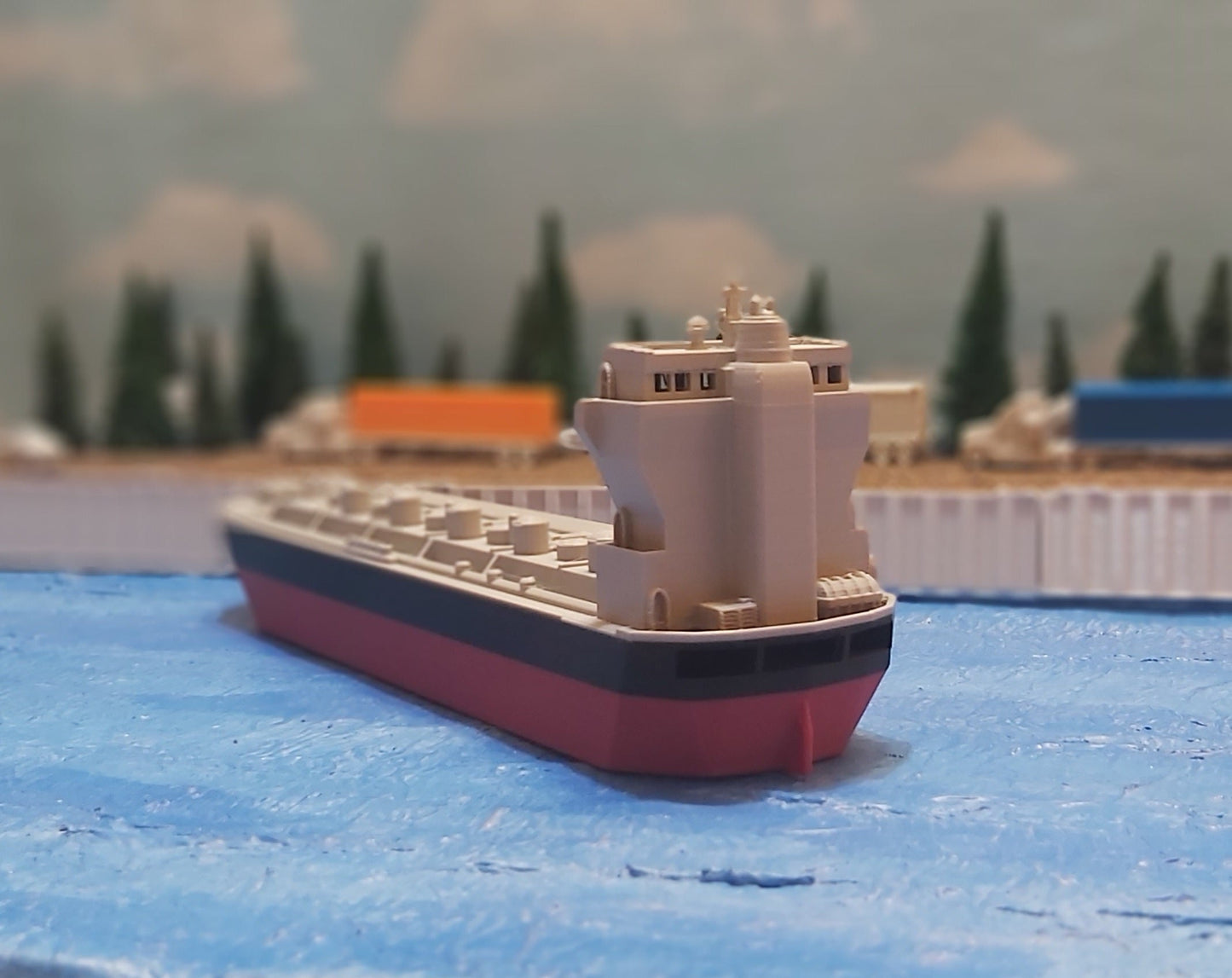 Z Scale Discover the Cosmos Voyager Bulk Oil Carrier Ship