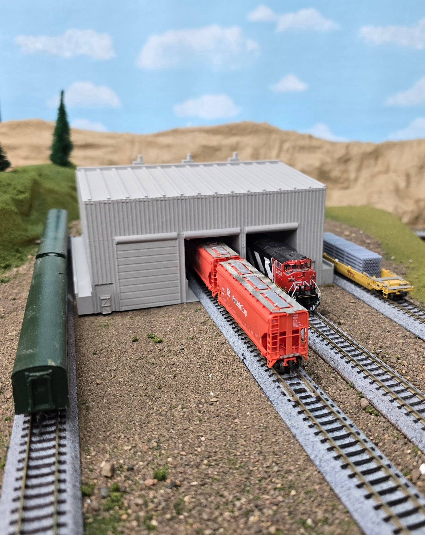 Z Scale 5 Bay Shed