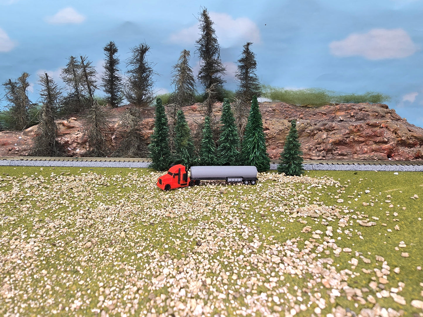 Z Scale tanker truck